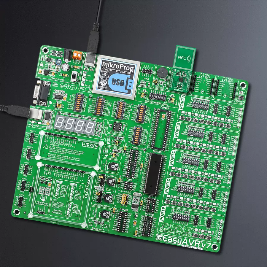 EasyAVR v7 Access DIP MB 1 - upright/background hardware assembly
