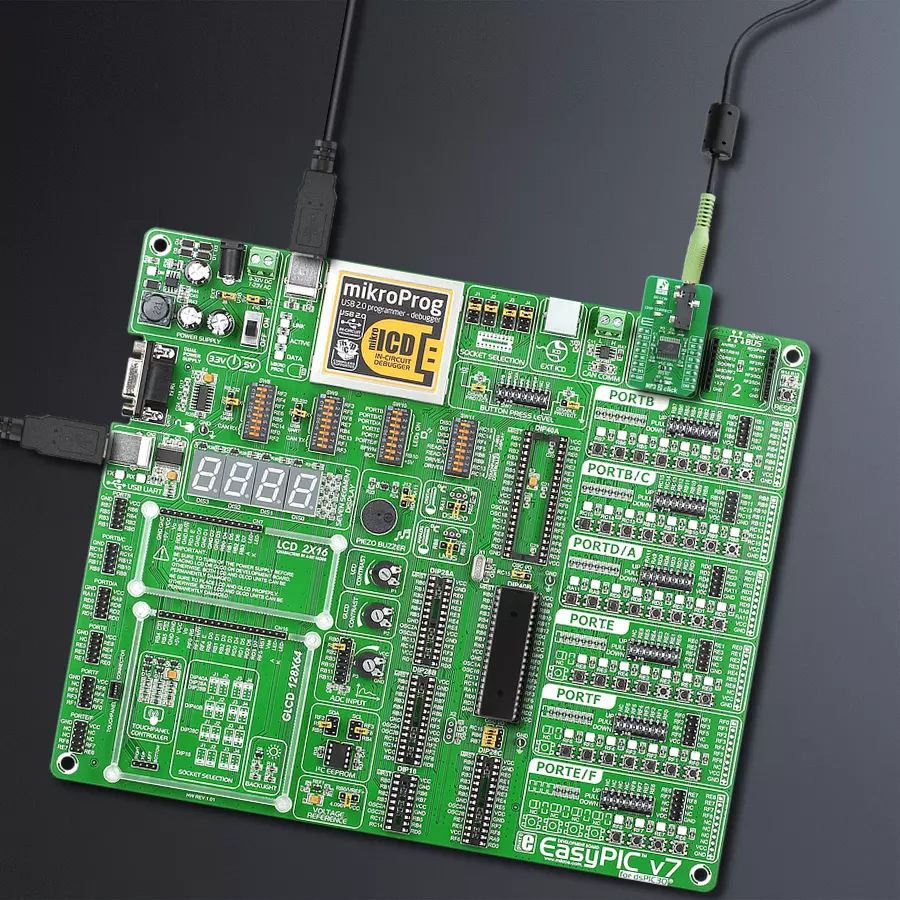 EasyPIC for dsPIC30 v7 Access MB 1 - upright/background hardware assembly