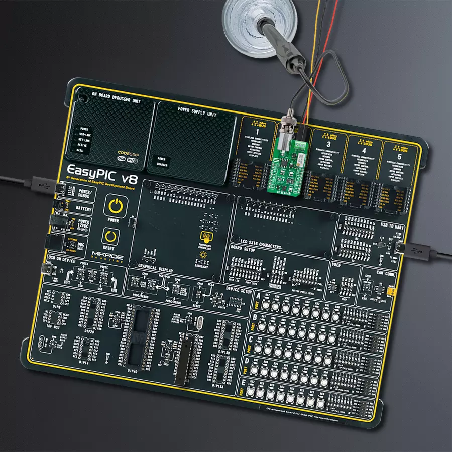 EasyPIC v8 Access DIPMB 1 - upright/background hardware assembly