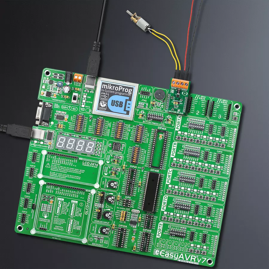 EasyAVR v7 Access DIP MB 1 - upright/background hardware assembly