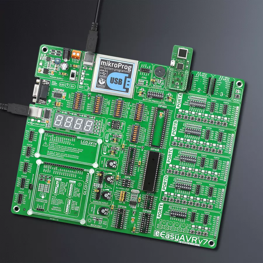 EasyAVR v7 Access DIP MB 1 - upright/background hardware assembly