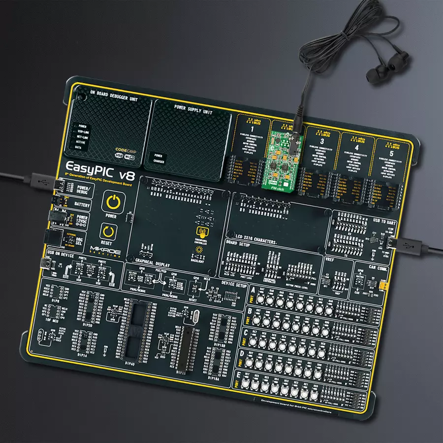 EasyPIC v8 Access DIPMB 1 - upright/background hardware assembly